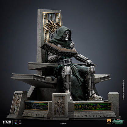 Statue Doctor Doom on Throne - Avengers: Doomsday - Art Scale 1/10 - Iron Studios